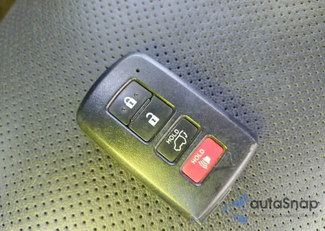 2019 Toyota Highlander Limited z USA, uszkodzony, nr VIN 5TDDZRFH4KS958860